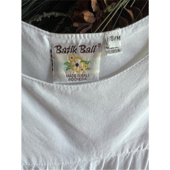 Batik Bali white sleeveless top size small/medium - Picture 6 of 14